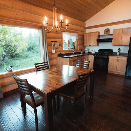 Ten-Ee-Ah Lodge & Campground Lac La Hache Eksteriør bilde