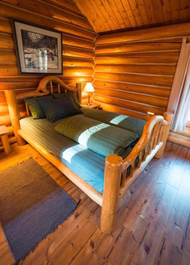 Ten-Ee-Ah Lodge & Campground Lac La Hache Eksteriør bilde