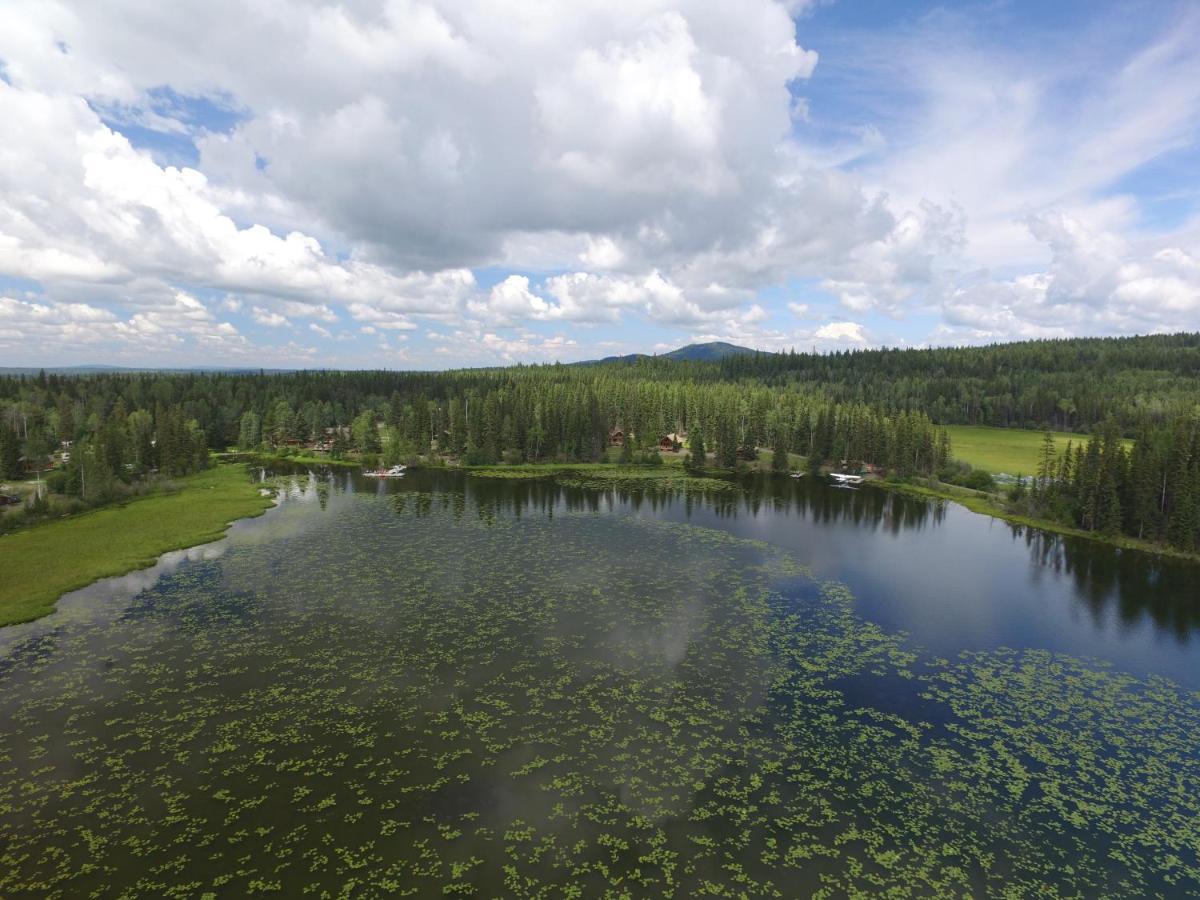 Ten-Ee-Ah Lodge & Campground Lac La Hache Eksteriør bilde