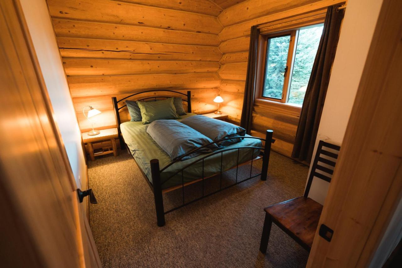Ten-Ee-Ah Lodge & Campground Lac La Hache Eksteriør bilde