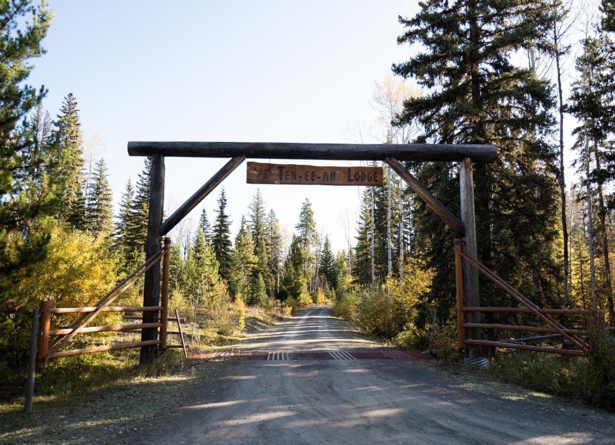 Ten-Ee-Ah Lodge & Campground Lac La Hache Eksteriør bilde