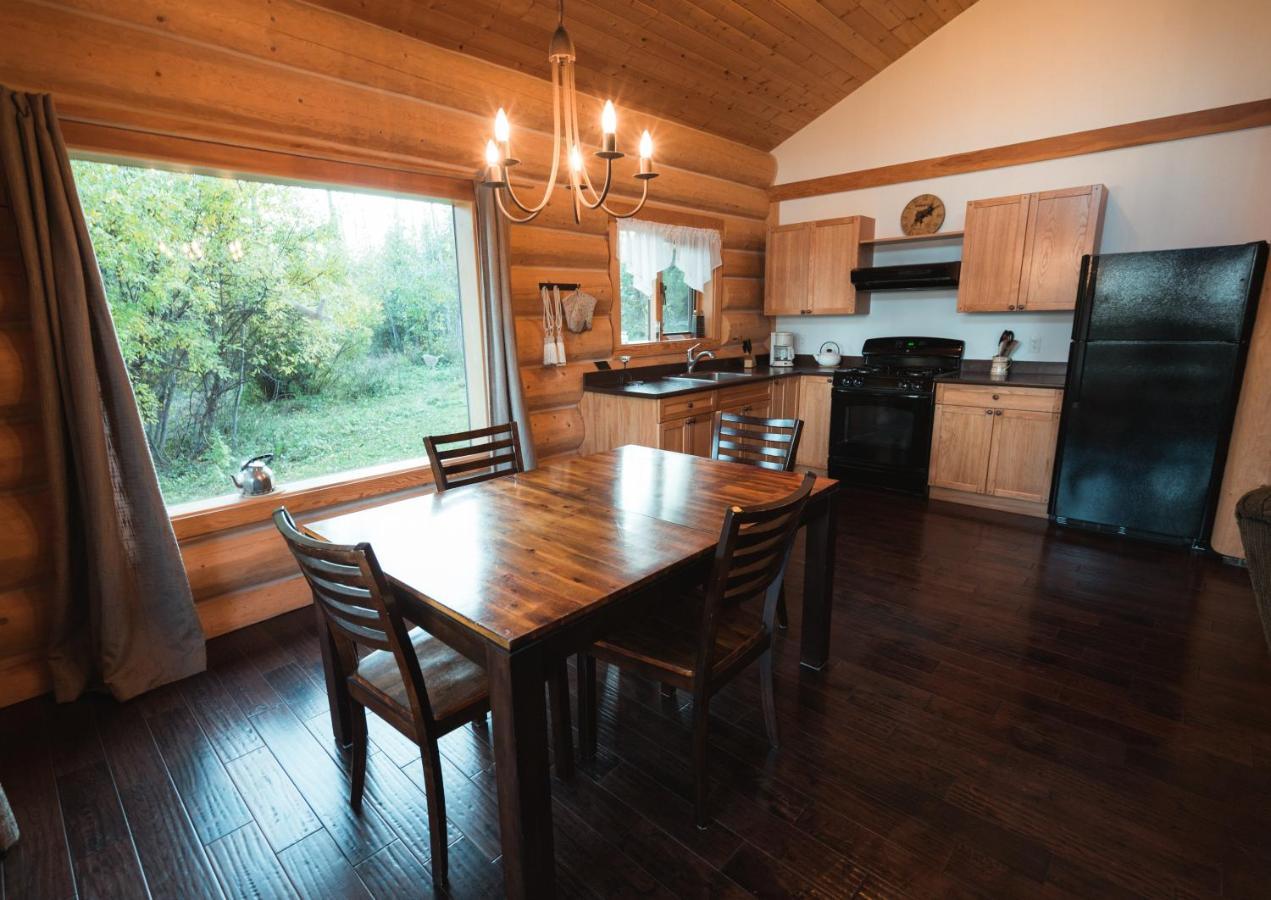 Ten-Ee-Ah Lodge & Campground Lac La Hache Eksteriør bilde