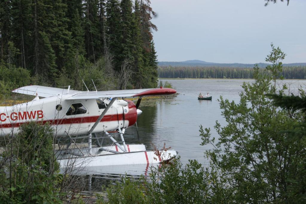 Ten-Ee-Ah Lodge & Campground Lac La Hache Eksteriør bilde