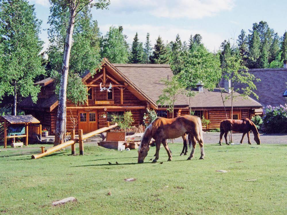 Ten-Ee-Ah Lodge & Campground Lac La Hache Eksteriør bilde