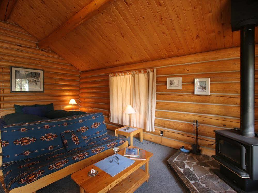 Ten-Ee-Ah Lodge & Campground Lac La Hache Eksteriør bilde