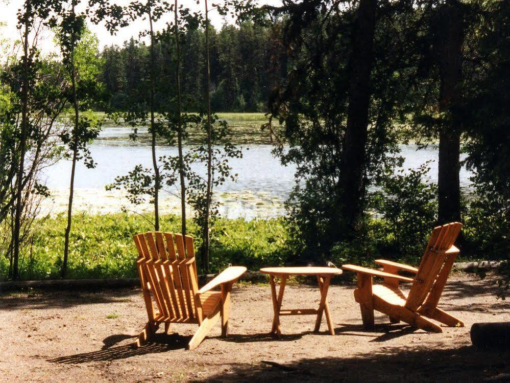 Ten-Ee-Ah Lodge & Campground Lac La Hache Eksteriør bilde